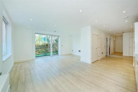 3 bedroom property to rent, Lakeside Drive, Park Royal, London