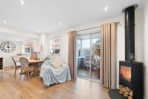 14 Avion Close, Stoke-on-trent, ST3 7QP