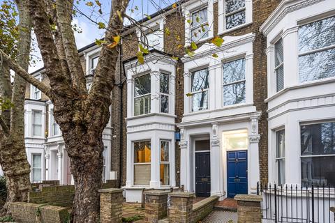 2 bedroom apartment to rent, Weltje Road London W6