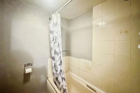 1 bedroom flat to rent, Montonmill Gardens,, Monton, M30