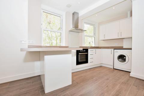 3 bedroom flat to rent, Alma Grove London SE1