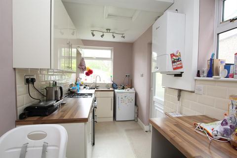 3 bedroom semi-detached house to rent, Brookside Avenue, Coventry