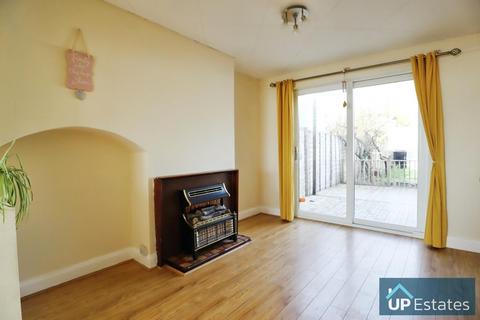 3 bedroom semi-detached house to rent, Brookside Avenue, Coventry