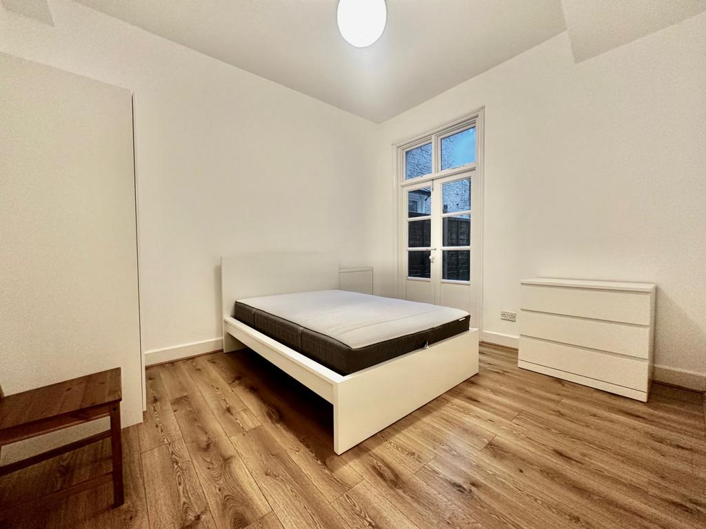 2 Bed Flat to rent in Brixton