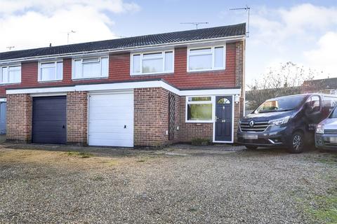 3 bedroom end of terrace house for sale, Selwyn Drive, Hampshire GU46