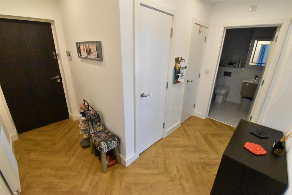 Hallway.JPG