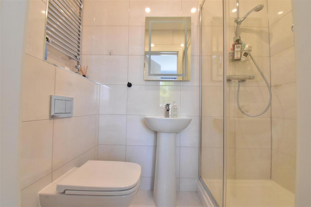 Ensuite.JPG