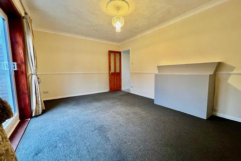 3 bedroom semi-detached house to rent, King George Road, Horsforth, Leeds, West Yorkshire, UK, LS18