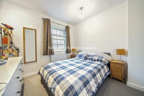 3 bedroom apartment to rent, Horsley Street London SE17