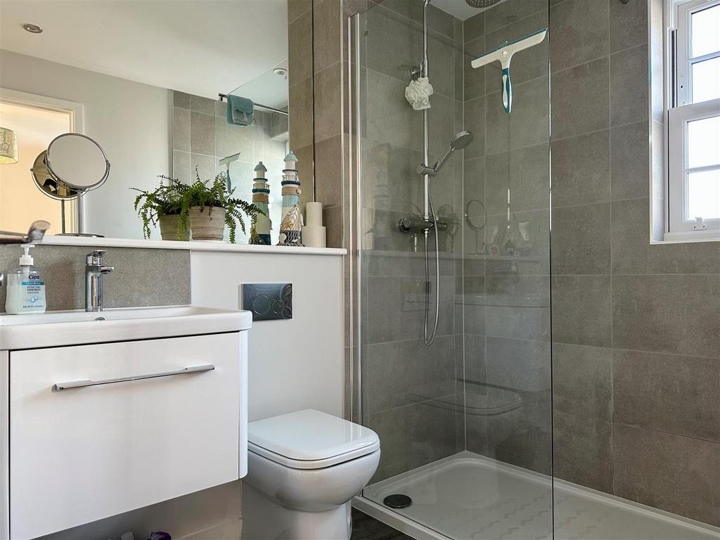 Shower Room.jpg