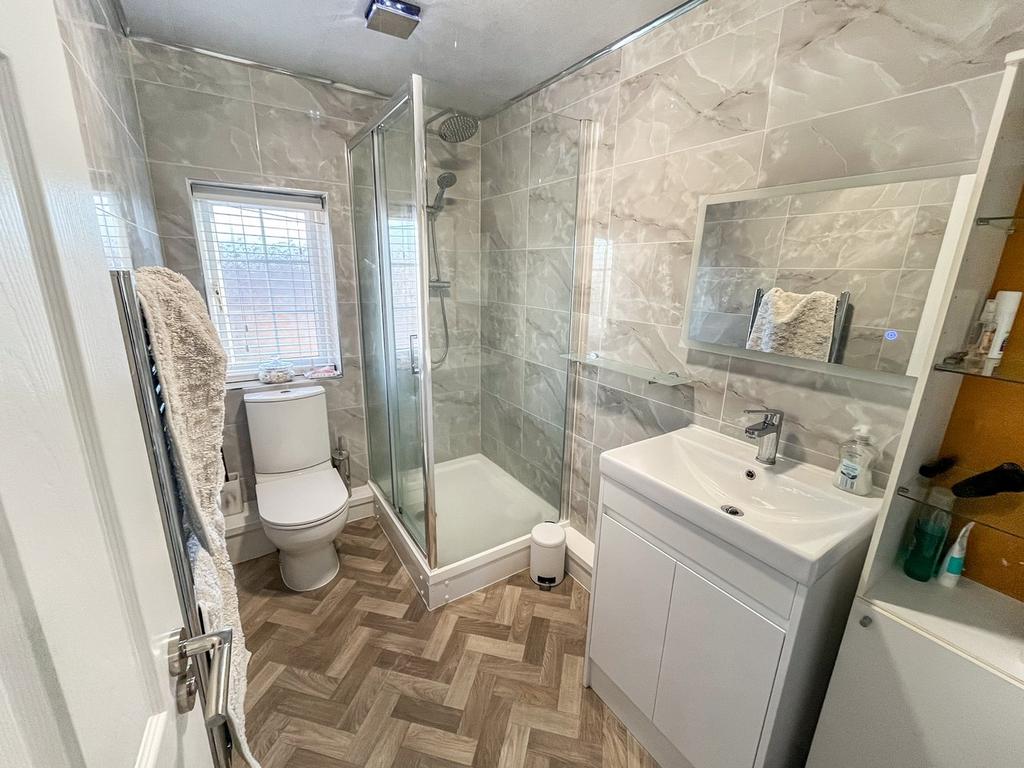 42 Staveley Way En Suite Brown and Cockerill