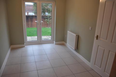 3 bedroom detached house to rent, Castle Well Drive, Salisbury SP4