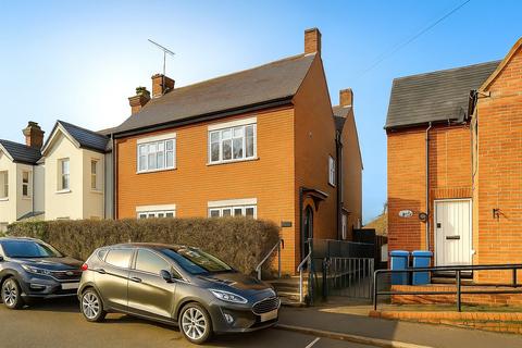 1, Highpoint School Road, Ascot, SL5 7AB