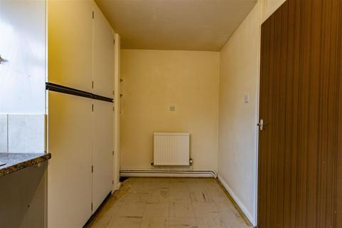 2 bedroom flat for sale, Green Farm Close, Chesterfield