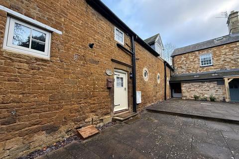 3 bedroom cottage to rent, Hunting Lodge Mews, Caldecott