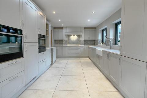 6 bedroom detached house for sale, Joiners Road, Three Crosses SA4