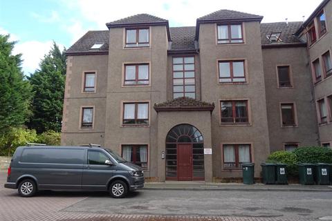 2 bedroom flat to rent, Dunkeld Road, Perth