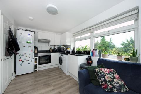 2 bedroom flat for sale, Burnham Way, W13