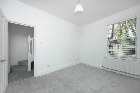 2 bedroom flat for sale, Whitestile Road, TW8