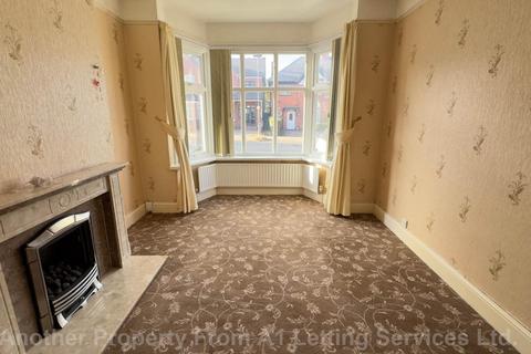 4 bedroom semi-detached house to rent, Finnemore Road, Bordesley Green