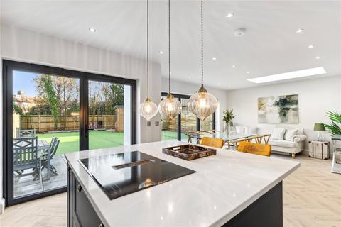 5 bedroom end of terrace house for sale, Thornton Road, SW12