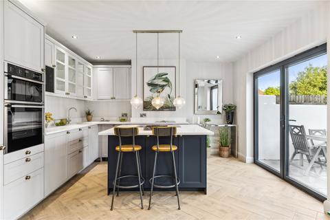 73 Thornton Road, London, SW12 0LA