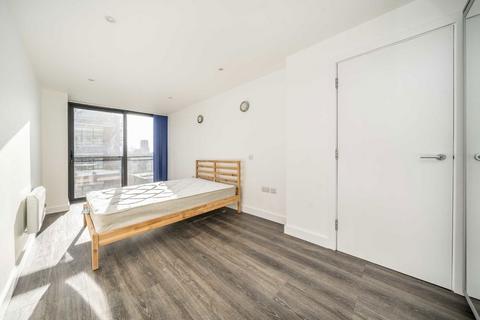 2 bedroom flat to rent, Shacklewell Lane, London E8