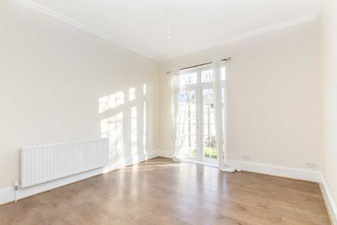 3 bedroom house to rent, Holly Park Road, London W7