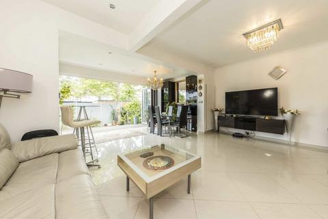 4 bedroom house to rent, Downside Crescent, London W13