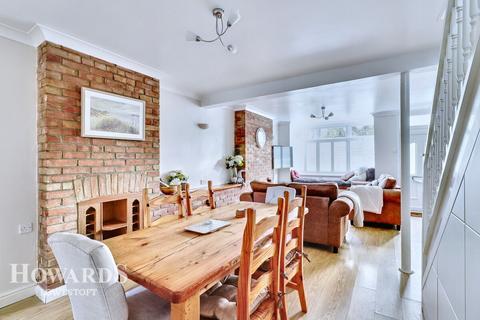 3 bedroom terraced house for sale, Oaklands Terrace, Kessingland