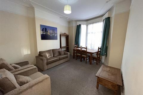 2 bedroom flat to rent, Linden Avenue, Kensal Rise