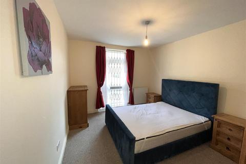 2 bedroom flat to rent, Linden Avenue, Kensal Rise