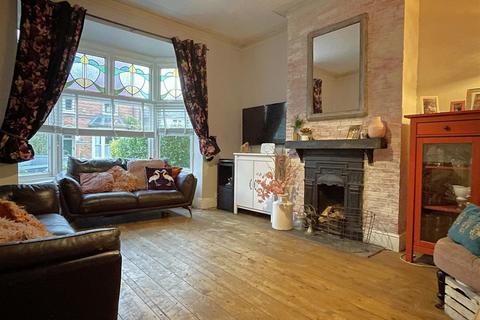 3 bedroom terraced house for sale, Clark Road, Compton