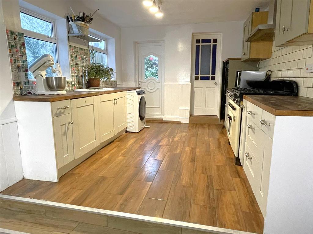 Dining kitchen