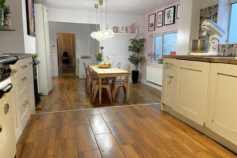6 Clark Road, Wolverhampton, WV3 9NP