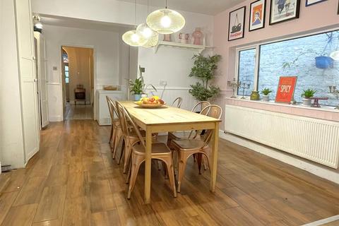 6 Clark Road, Wolverhampton, WV3 9NP