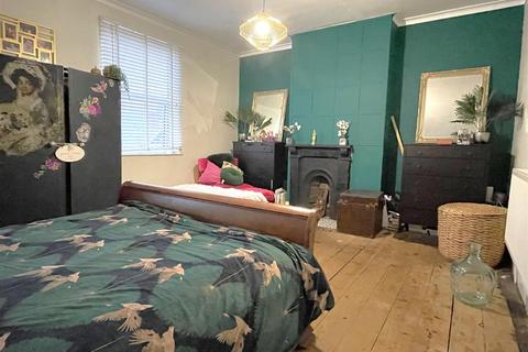 6 Clark Road, Wolverhampton, WV3 9NP