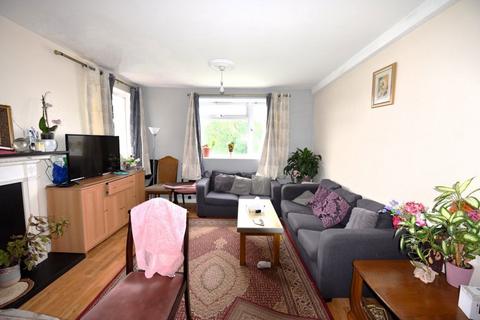 2 bedroom flat to rent, 16 Whincover drive