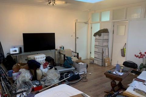 Studio to rent, Princes Avenue, Muswell Hill N10