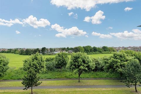 2 bedroom flat for sale, Groombridge Avenue, Eastbourne