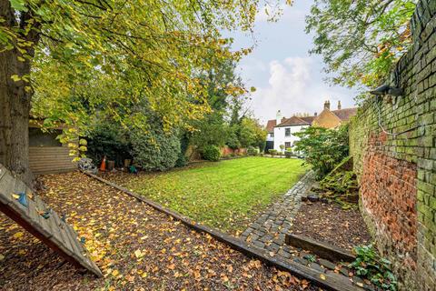 4 bedroom semi-detached house for sale, St. Anns Road, Chertsey, KT16