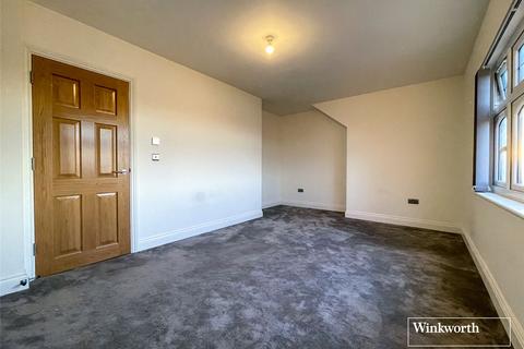 Studio to rent, Kenton Road, Kenton HA3