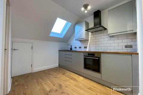 Studio to rent, Kenton Road, Kenton HA3