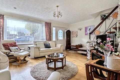 3 bedroom semi-detached house for sale, Hawthorn Drive, Jarrow, Tyne and Wear, NE32 4EQ