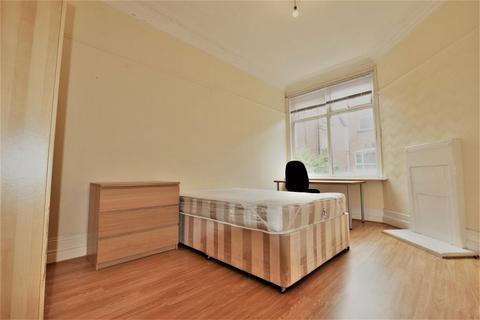 undefined, 15 Headingley Ave (7 beds)