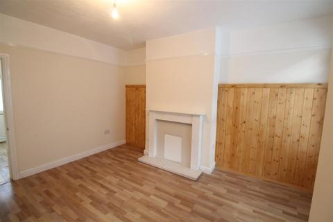 2 bedroom terraced house to rent, Cornwall Gardens, Raglan Street, Hull