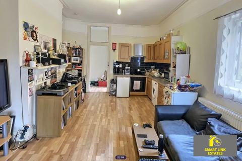 1 bedroom flat to rent, Earlham Grove, London E7