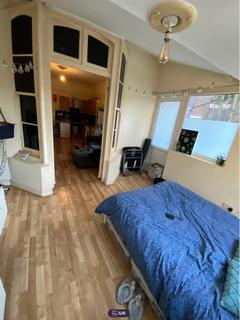 1 bedroom flat to rent, Earlham Grove, London E7