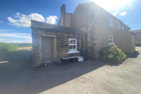 3 bedroom semi-detached house to rent, Ryecroft Lane, Brighouse