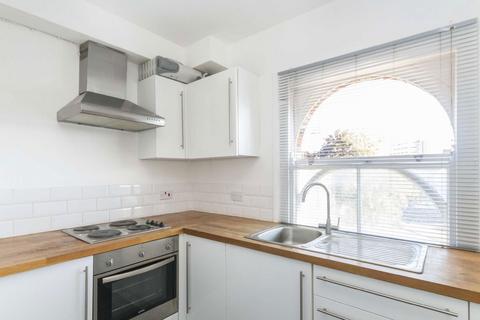 1 bedroom flat for sale, Bridle Close, Kingston Upon Thames KT1